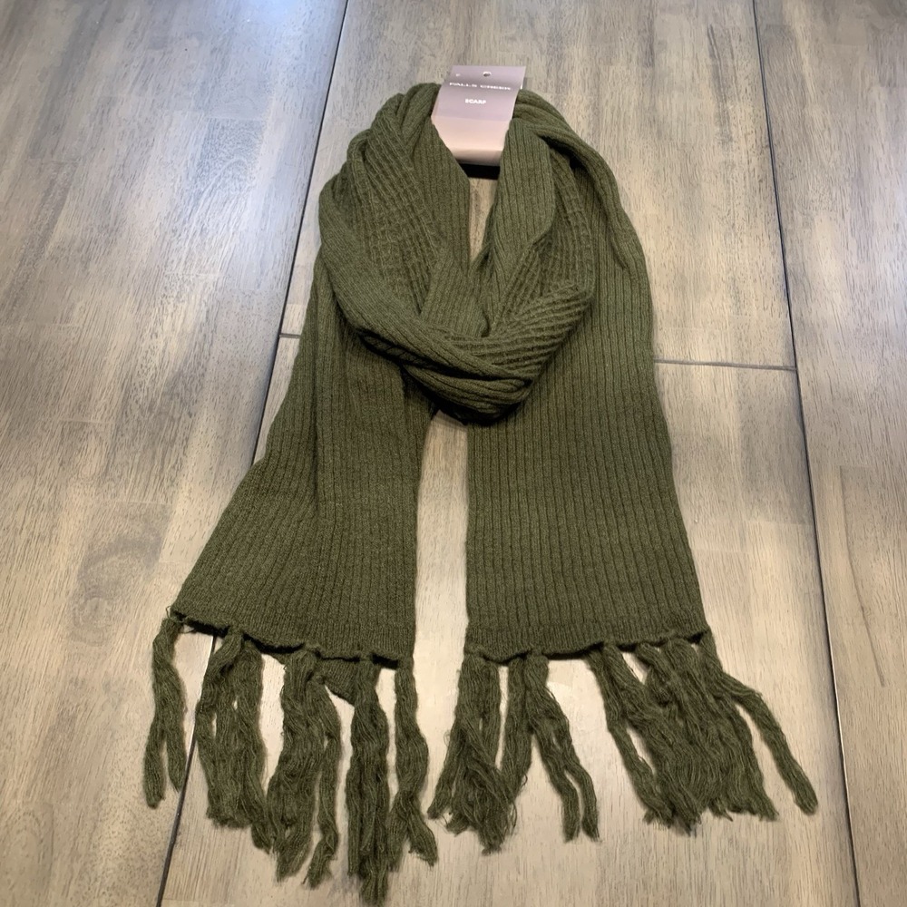 Falls Creek Women scarf soft knit New With Tags (Military green)